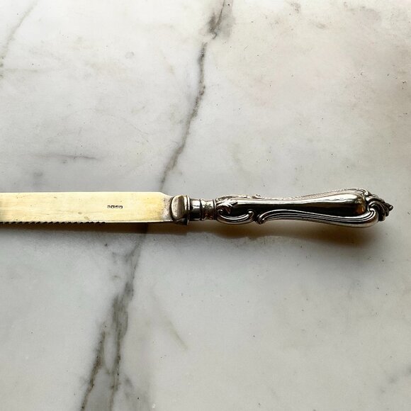 Antique Sterling Silver handle Bread Knife with ornate serrated Blade - Picture 7 of 7